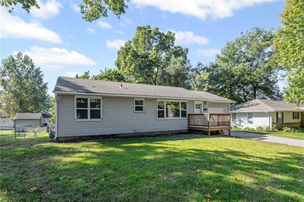 Photo 8 of 25 - 1335 Cheyenne Street