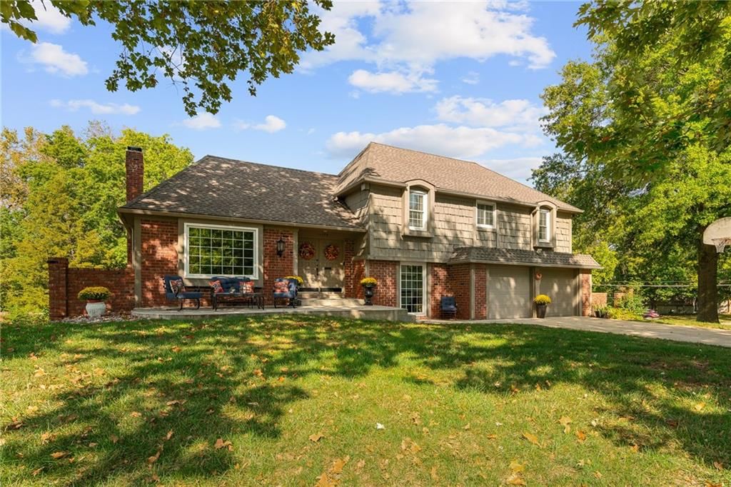 11729 Wyandotte Street — photo 2