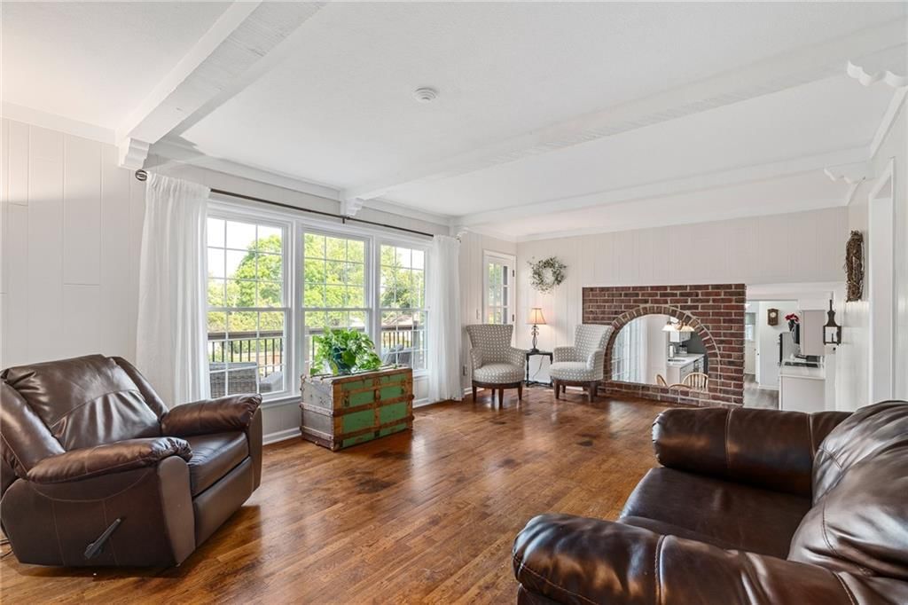 11729 Wyandotte Street — photo 12