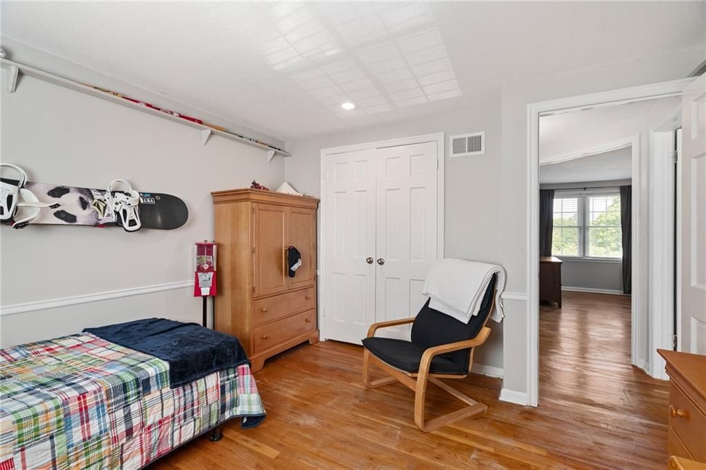 11729 Wyandotte Street — photo 33
