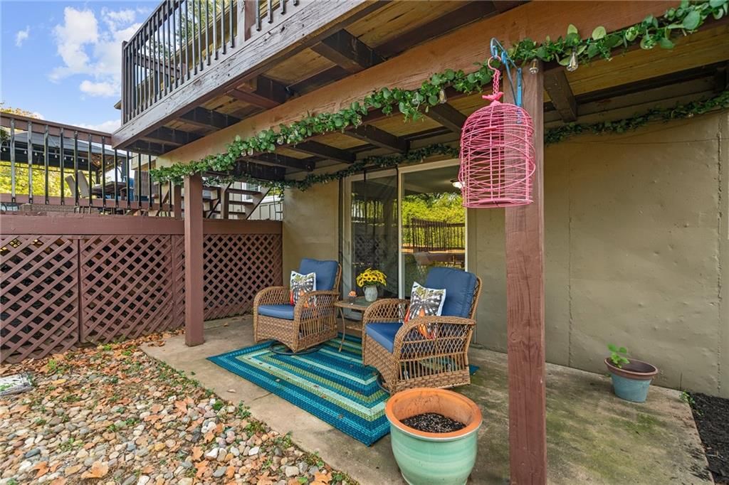 11729 Wyandotte Street — photo 46