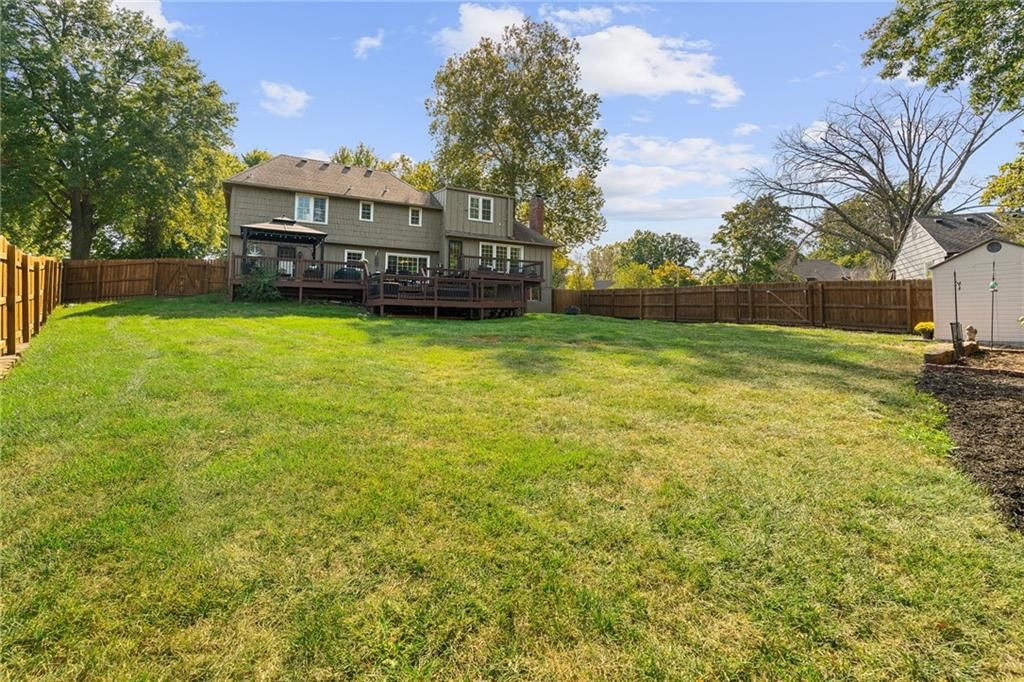 11729 Wyandotte Street — photo 48