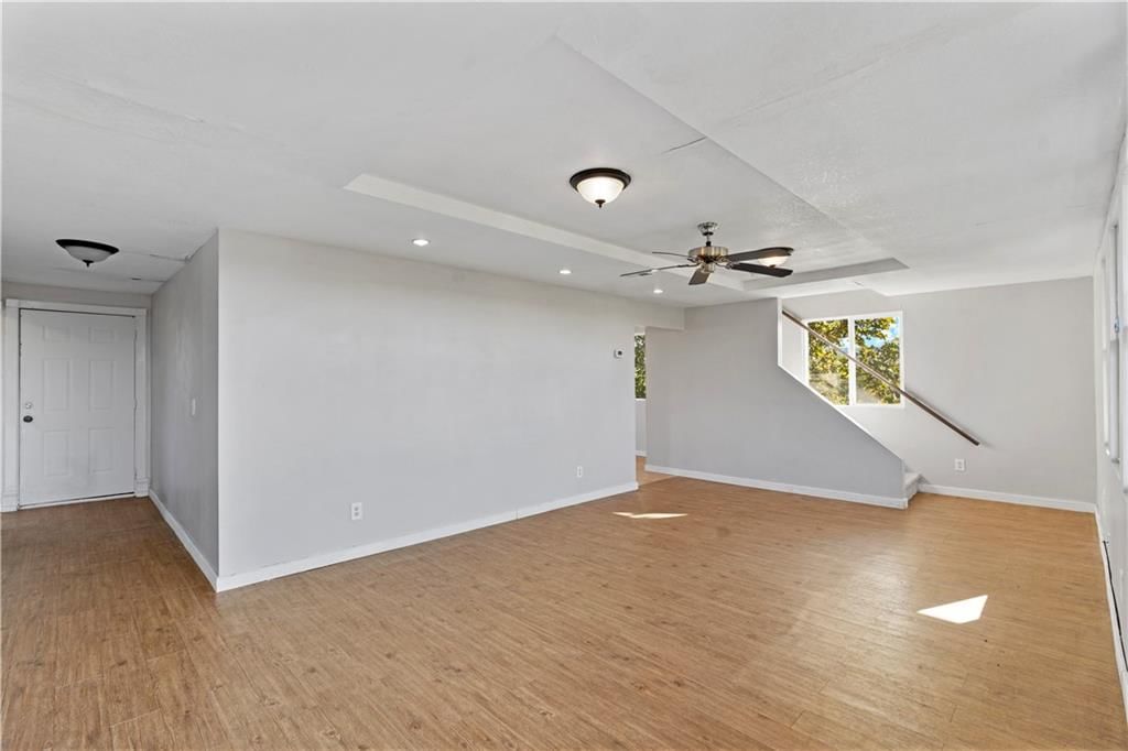 Photo 8 of 29 - 22125 Westside Drive