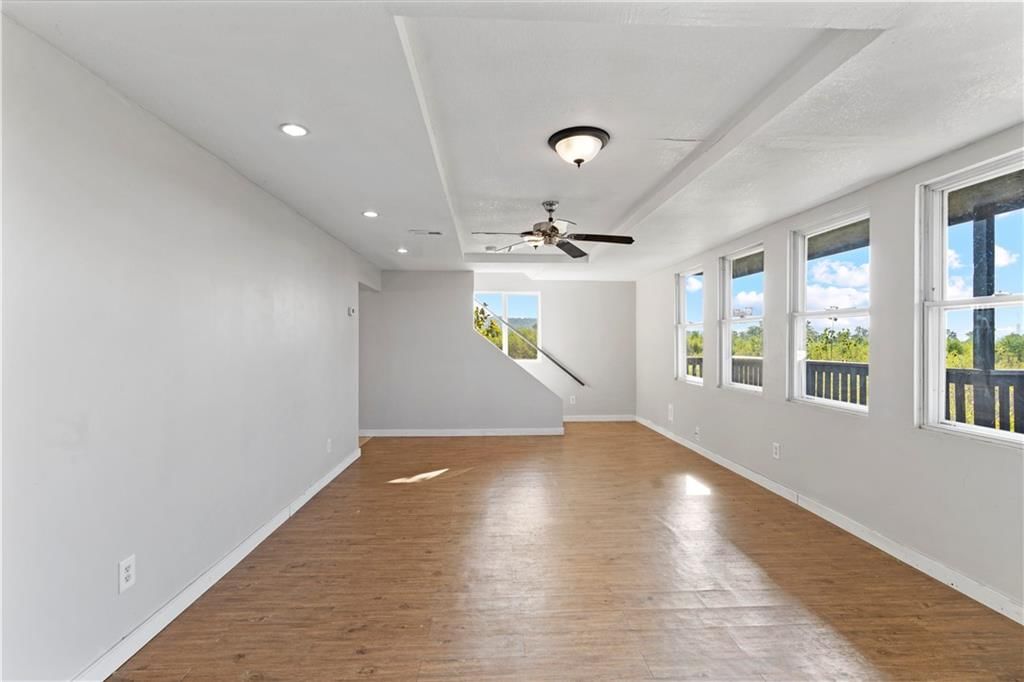 Photo 9 of 29 - 22125 Westside Drive