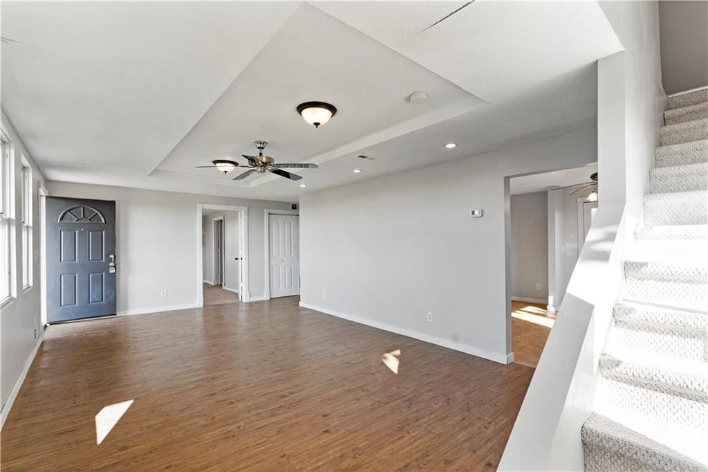 Photo 10 of 29 - 22125 Westside Drive