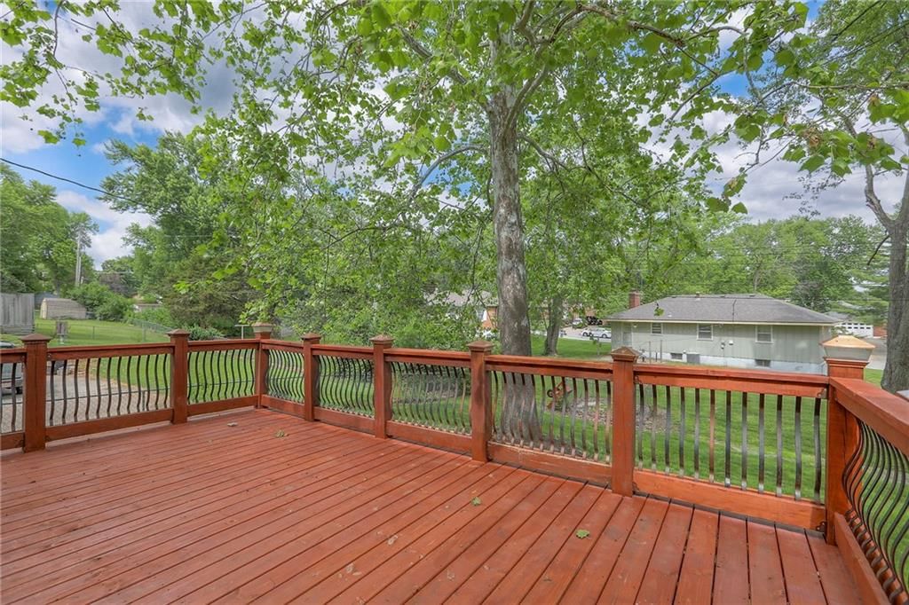 313 SW Ensley Lane — photo 19