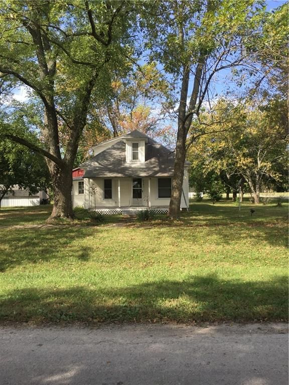 210 N Preston Street — photo 4