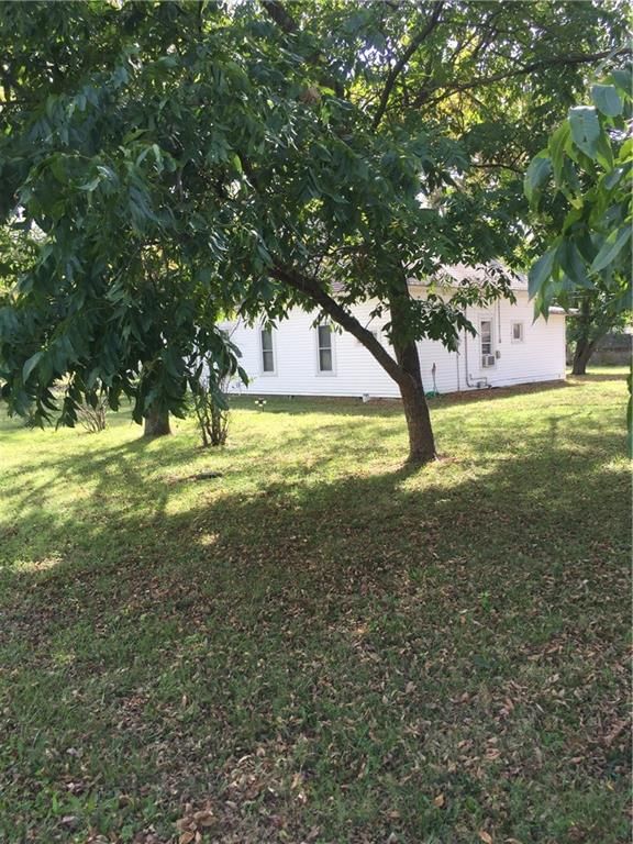 210 N Preston Street — photo 10