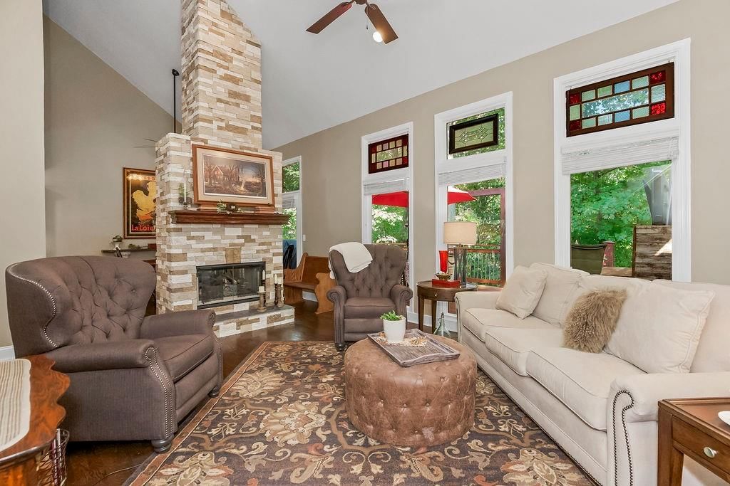 Photo 5 of 35 - 1611 NE 80th Place