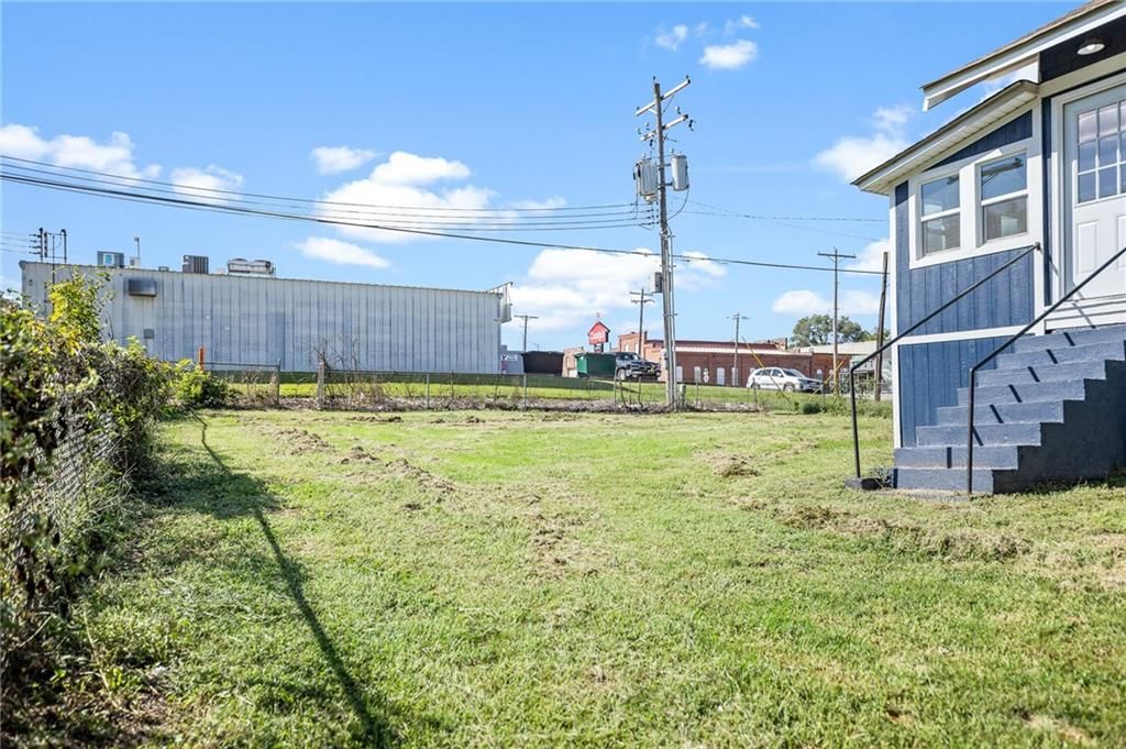 714 Vine Street — photo 32