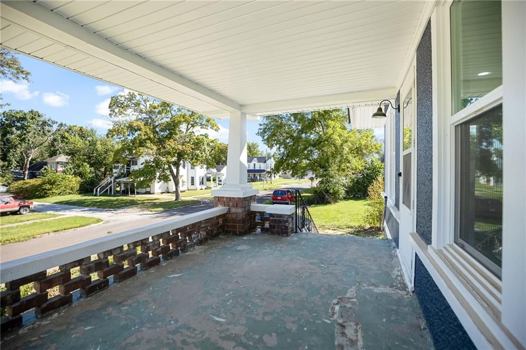 714 Vine Street — photo 34