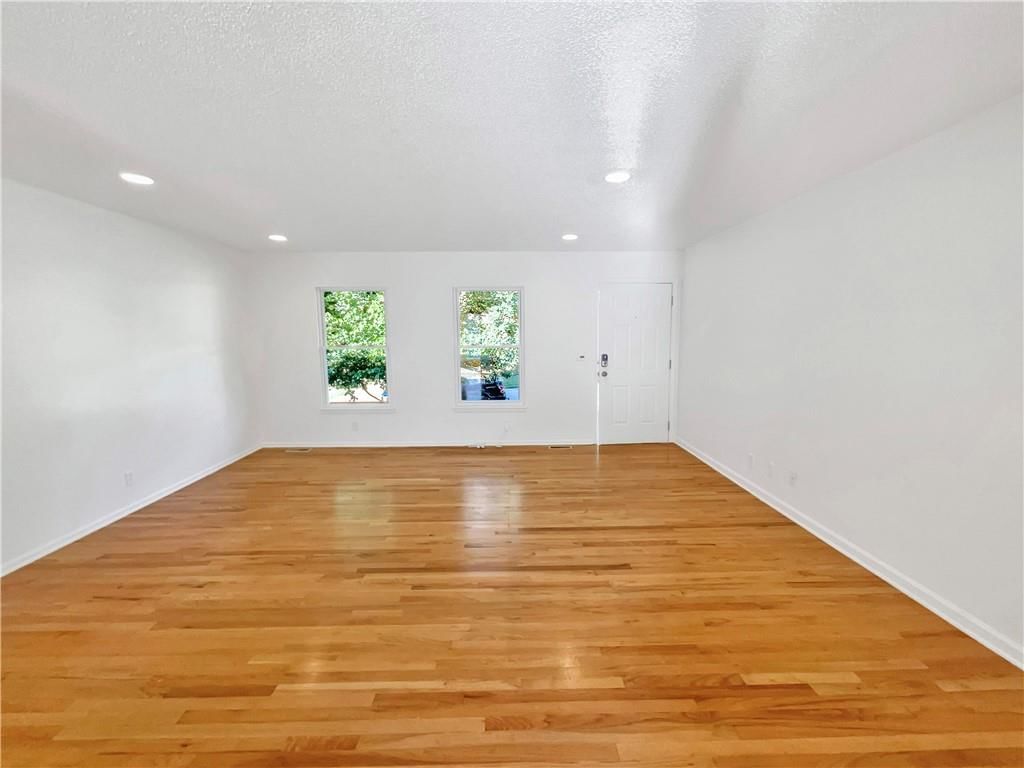 623 N 62nd Place — photo 3