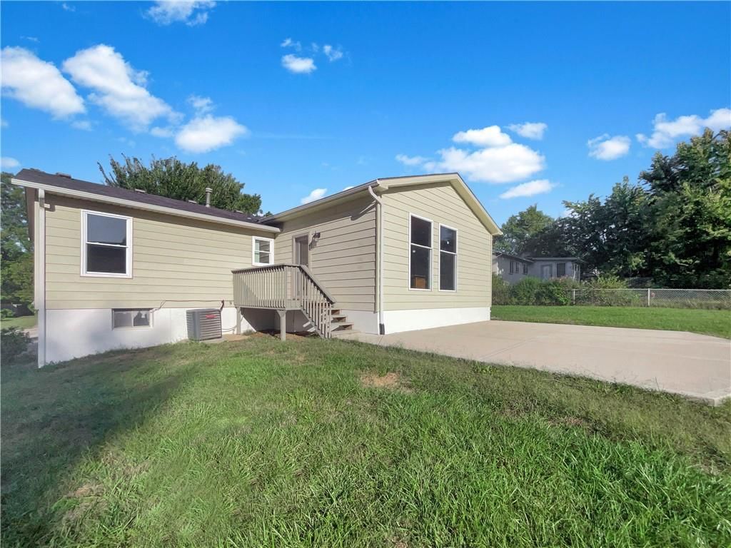 623 N 62nd Place — photo 9