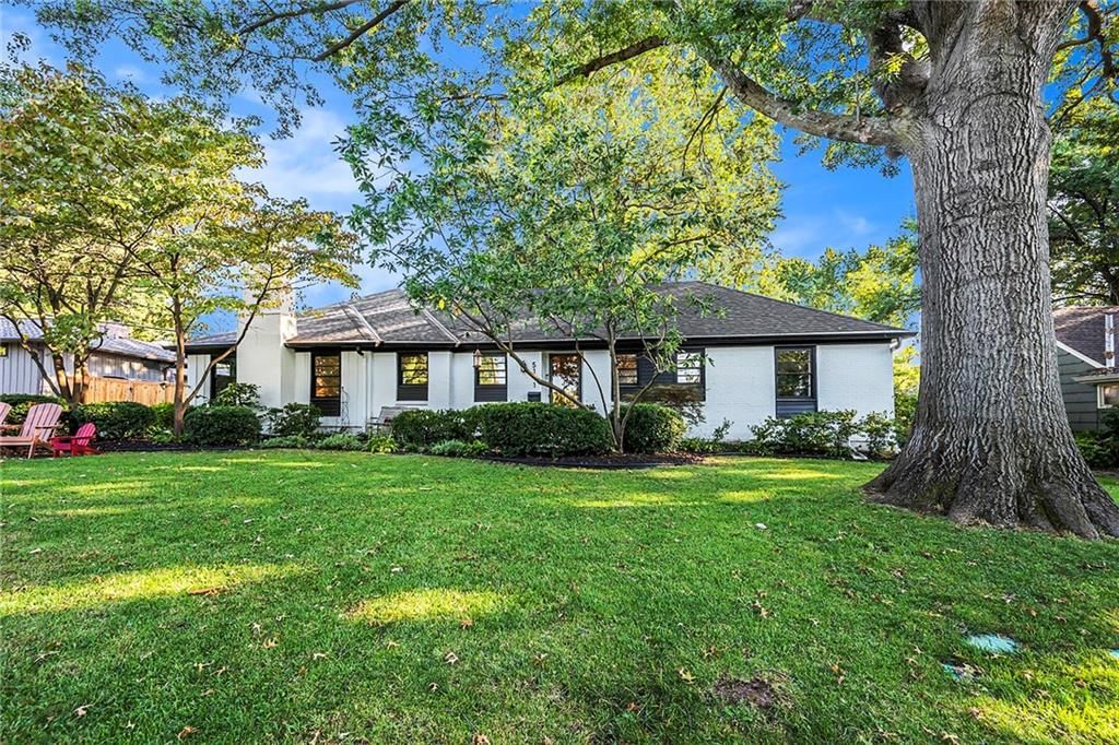 5111 W 64TH Street, Prairie Village, KS