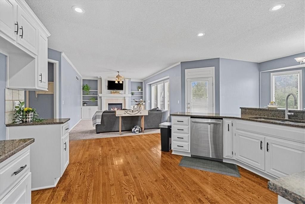 Photo 6 of 52 - 21522 W 98th Terrace