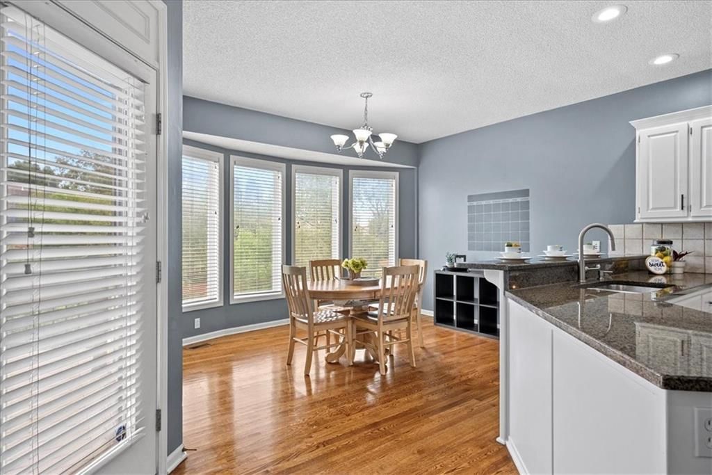 Photo 7 of 52 - 21522 W 98th Terrace