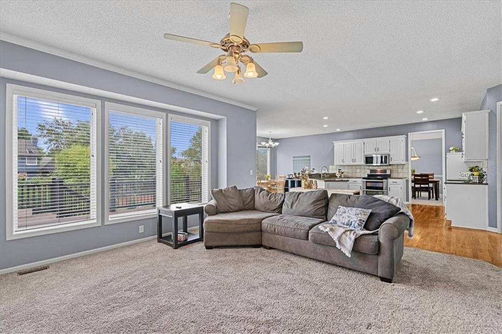 Photo 11 of 52 - 21522 W 98th Terrace