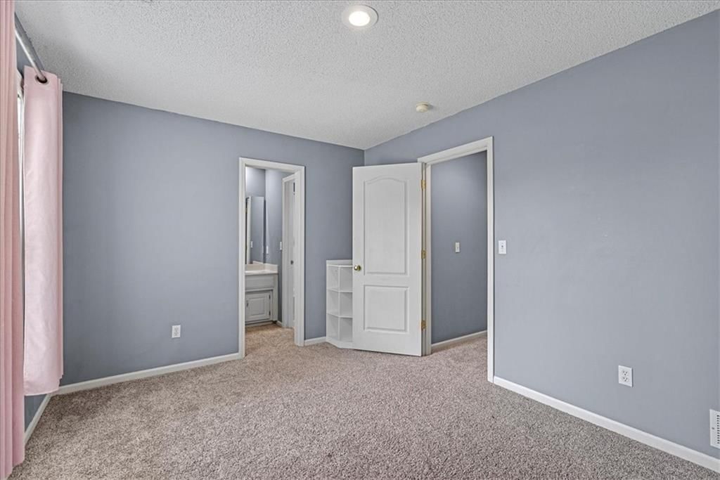 Photo 20 of 52 - 21522 W 98th Terrace