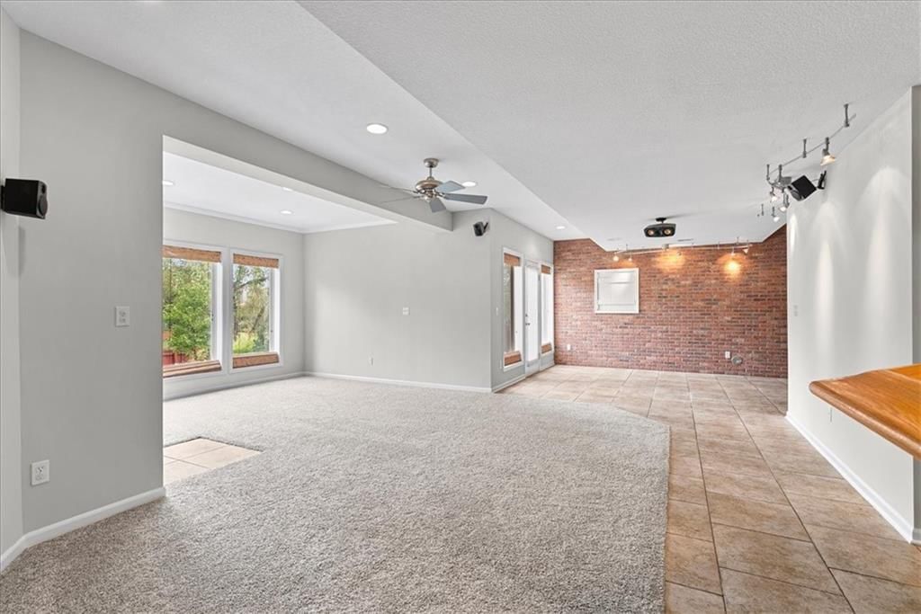Photo 32 of 52 - 21522 W 98th Terrace