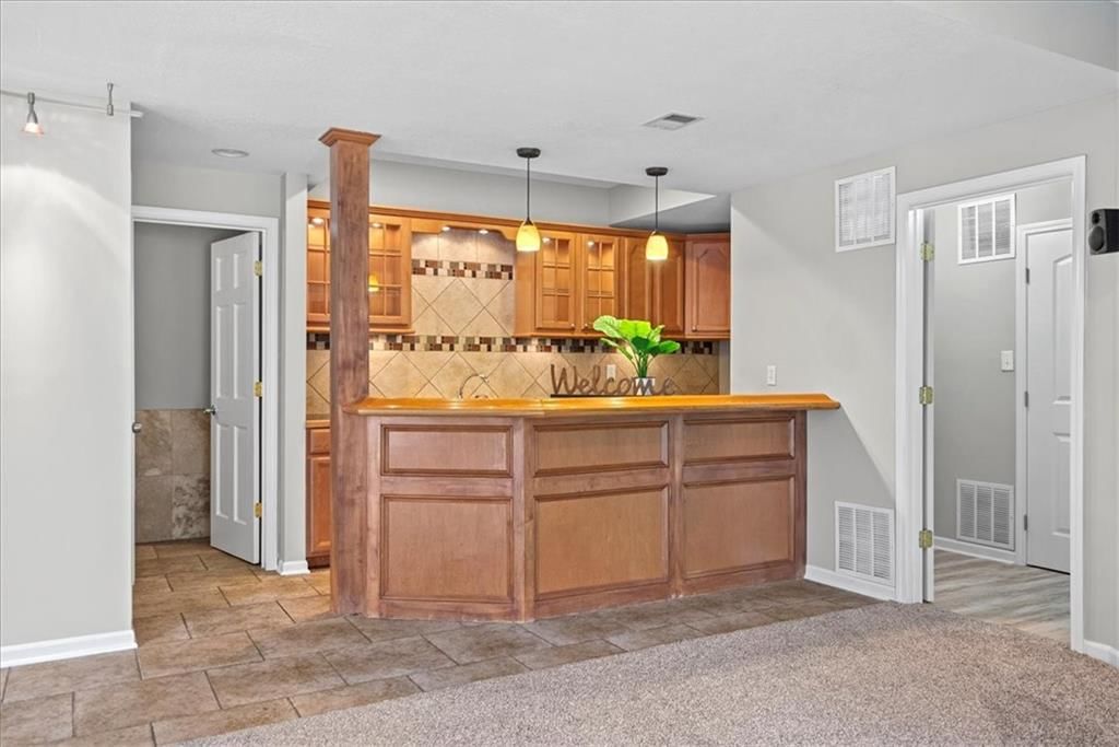 Photo 36 of 52 - 21522 W 98th Terrace