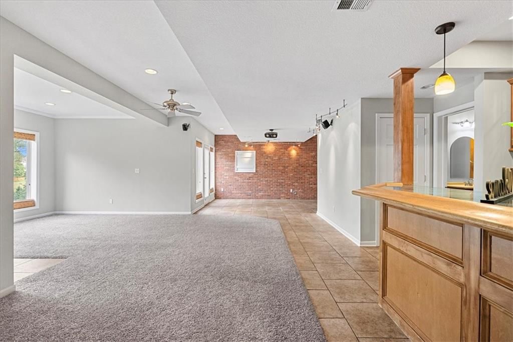 Photo 38 of 52 - 21522 W 98th Terrace