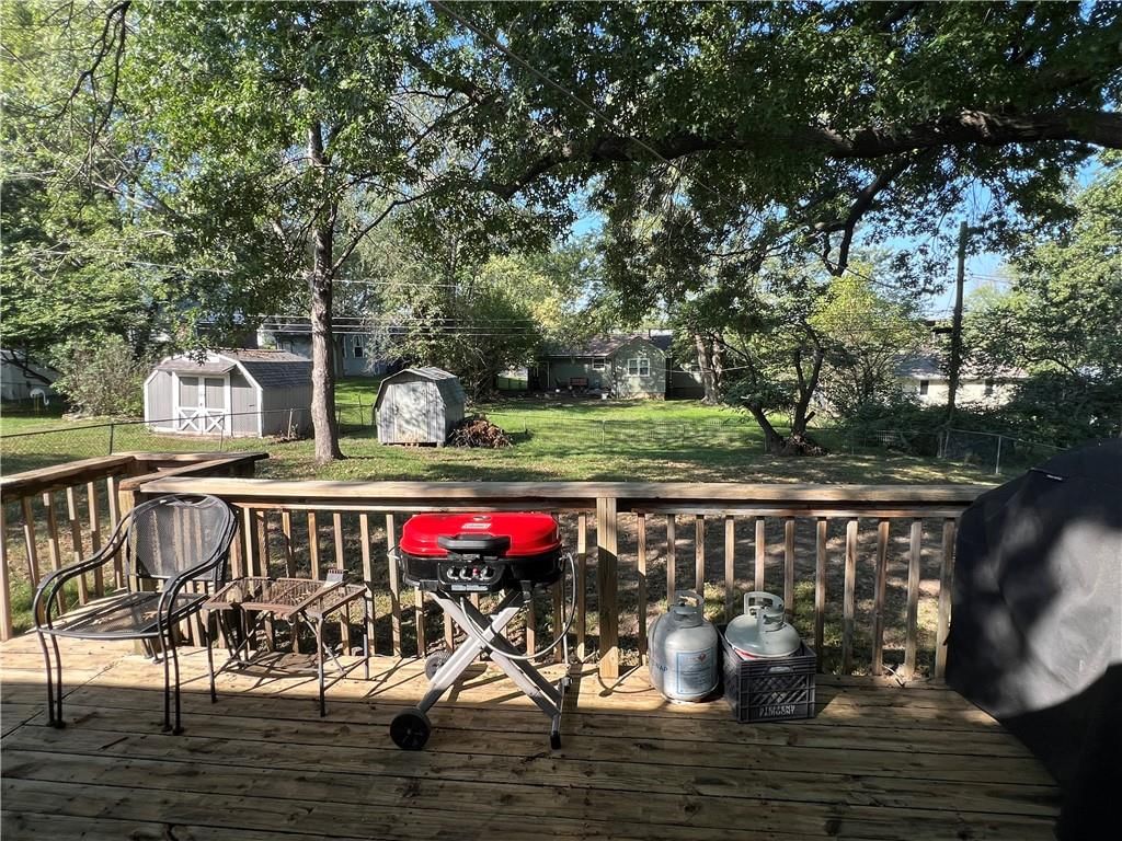 5354 N Palmer Avenue — photo 16