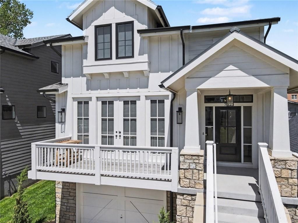 732 Corbin Terrace — photo 2