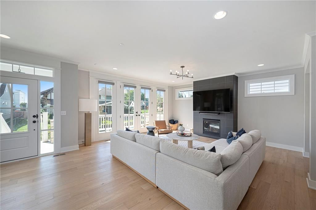 732 Corbin Terrace — photo 8