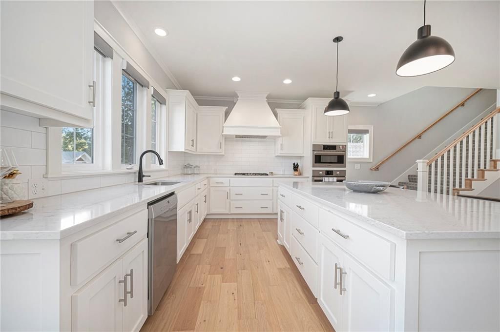 732 Corbin Terrace — photo 12