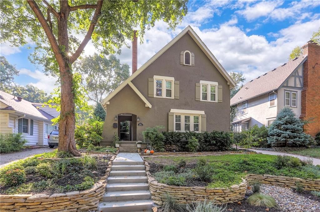 6541 EDGEVALE Road, Kansas City, MO