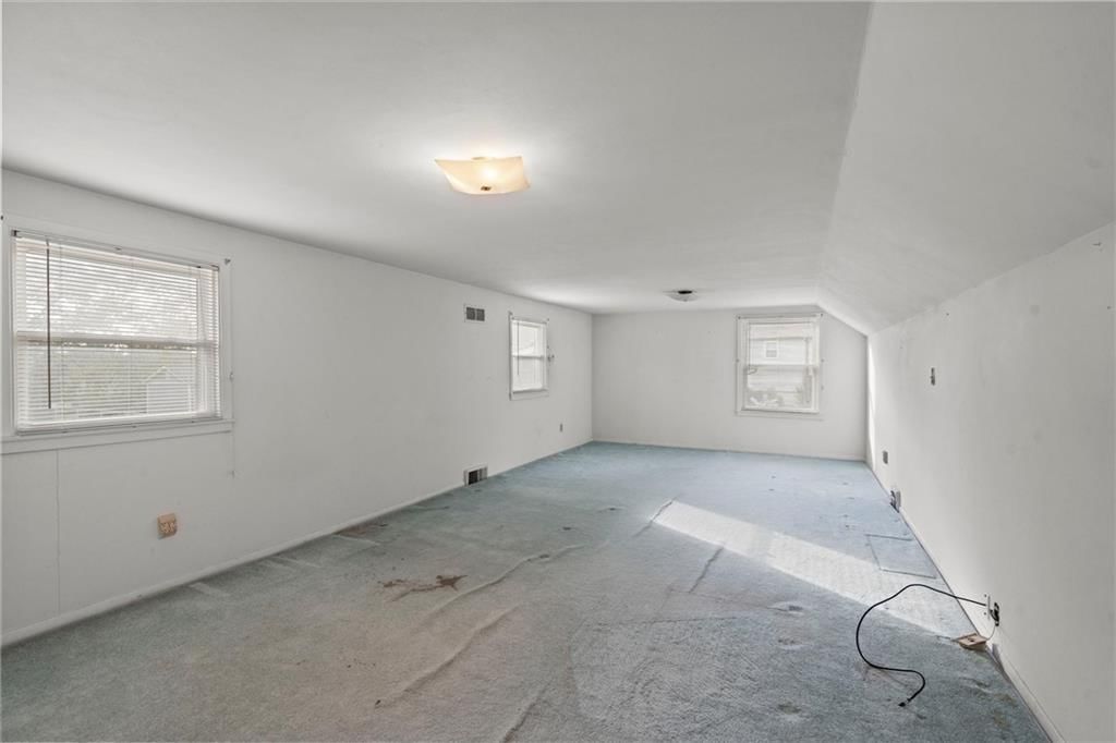 Photo 20 of 41 - 917 S 53rd Terrace