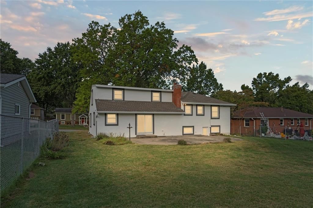 Photo 37 of 41 - 917 S 53rd Terrace