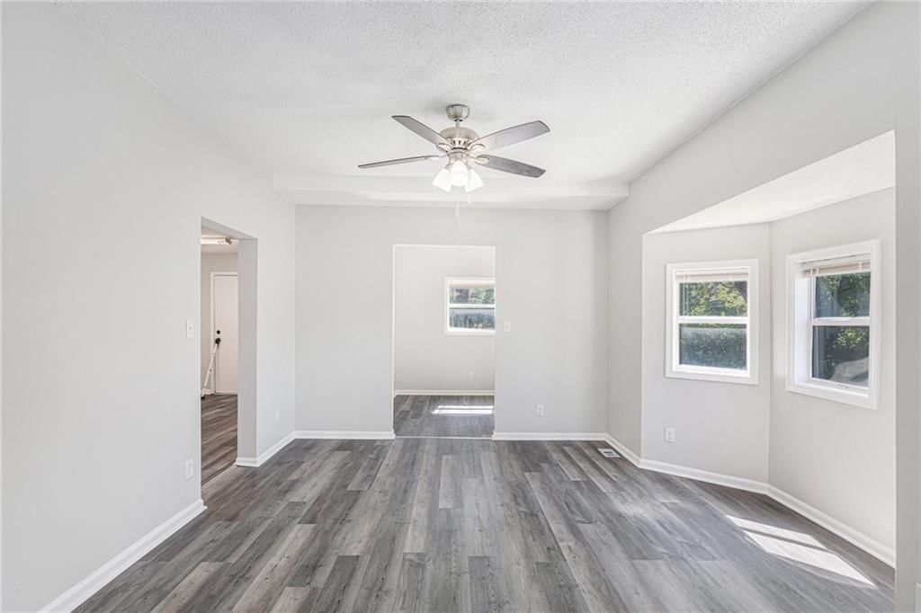 Photo 9 of 30 - 4937 Highland Avenue