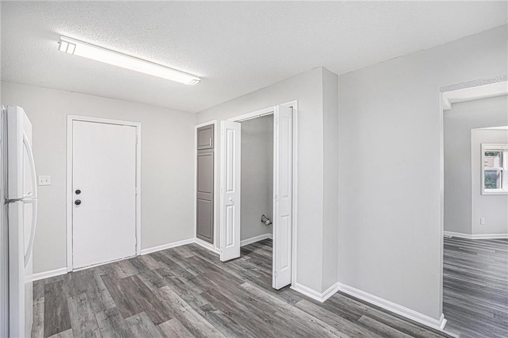 Photo 12 of 30 - 4937 Highland Avenue