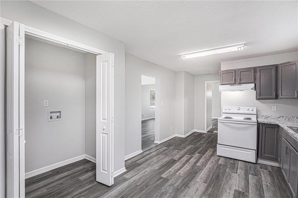 Photo 13 of 30 - 4937 Highland Avenue