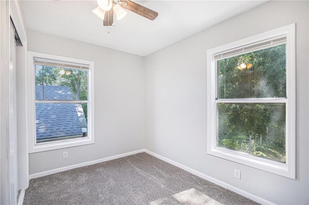 Photo 18 of 30 - 4937 Highland Avenue
