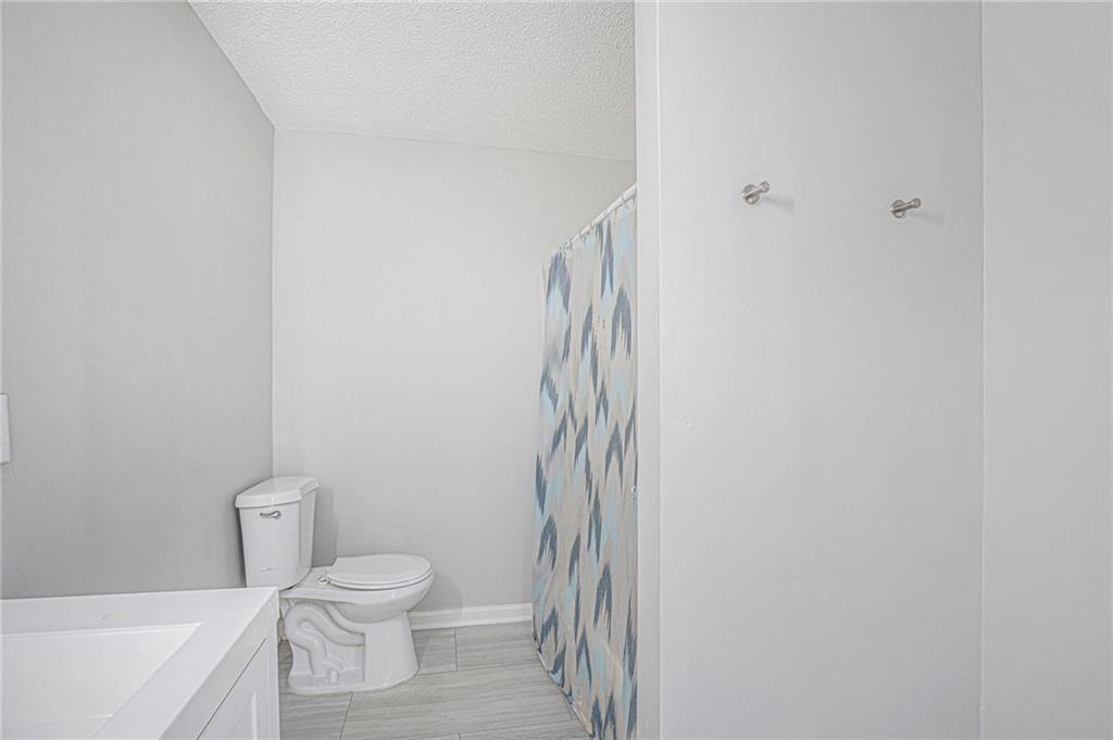 Photo 21 of 30 - 4937 Highland Avenue