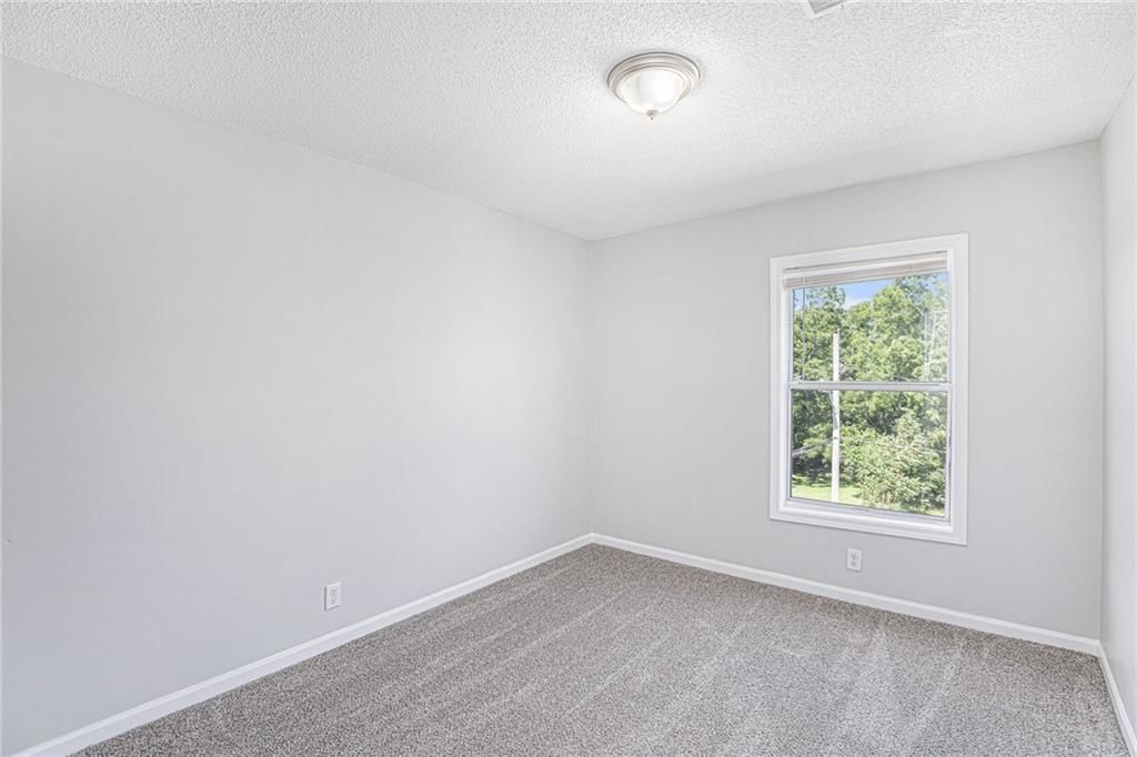 Photo 23 of 30 - 4937 Highland Avenue