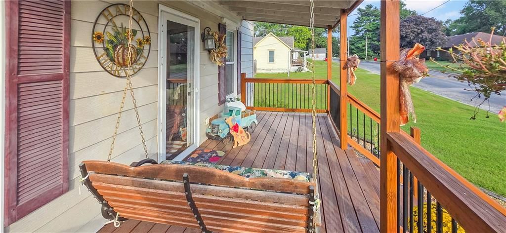 111 W Clara Avenue — photo 3