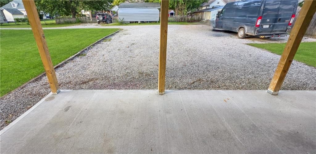 111 W Clara Avenue — photo 41