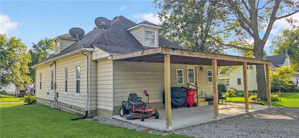 111 W Clara Avenue — photo 43