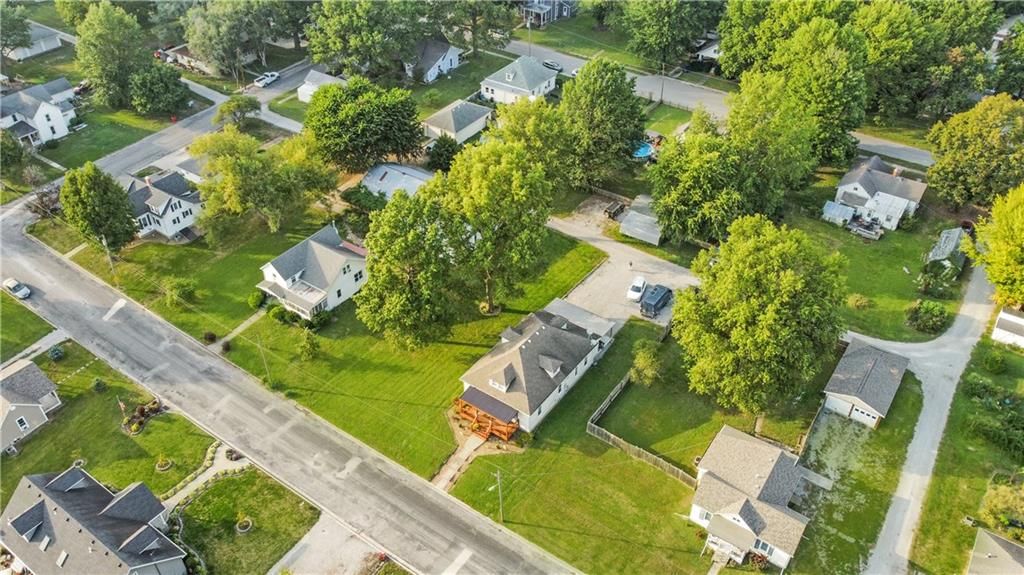 111 W Clara Avenue — photo 53