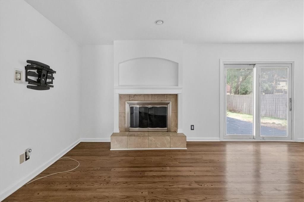 Photo 8 of 36 - 9804 W 100th Terrace