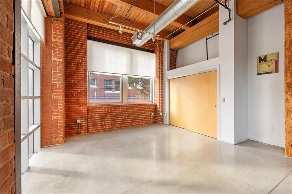 136 Main Street — photo 10
