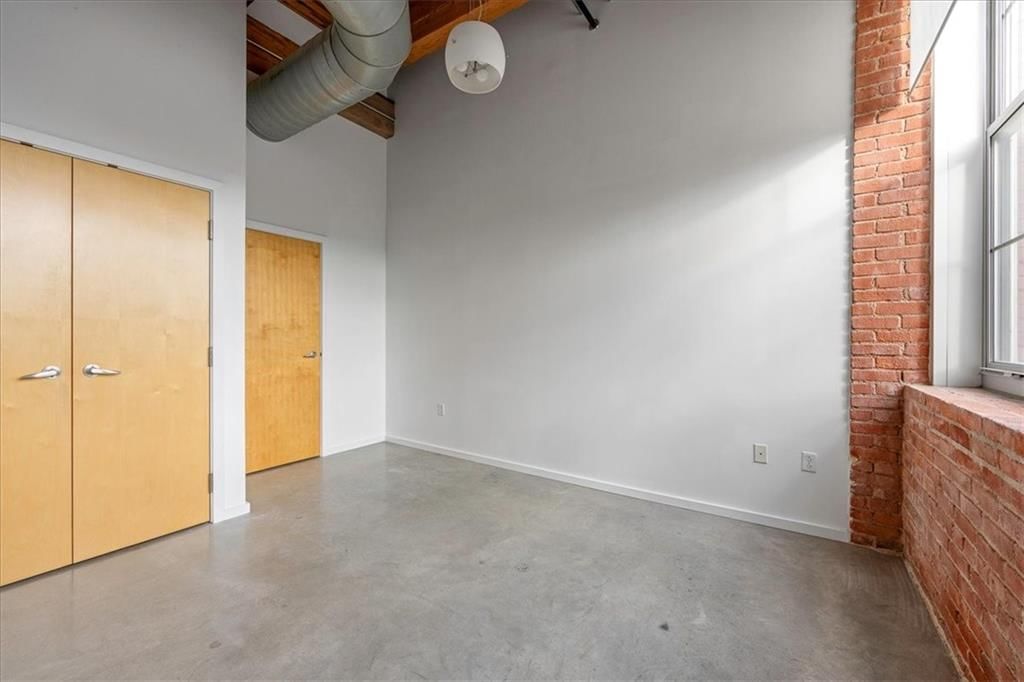 136 Main Street — photo 12