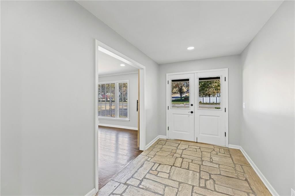 3210 S Crysler Avenue — photo 4