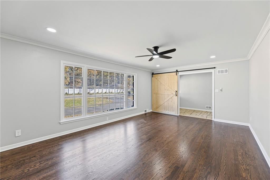 3210 S Crysler Avenue — photo 7