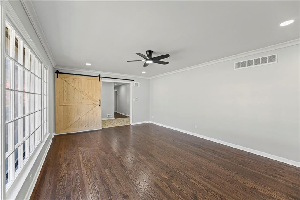 3210 S Crysler Avenue — photo 8