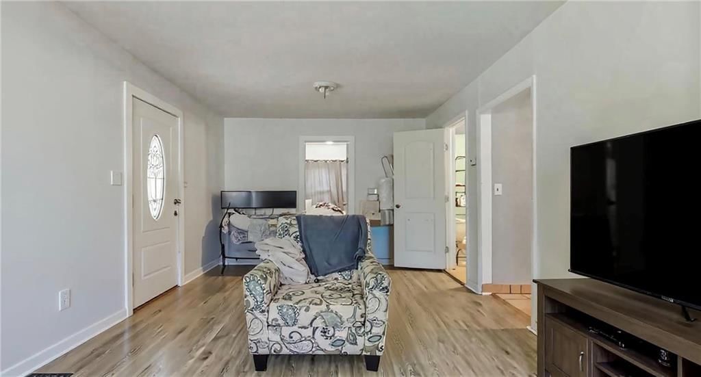 4032 Kensington Avenue — photo 3