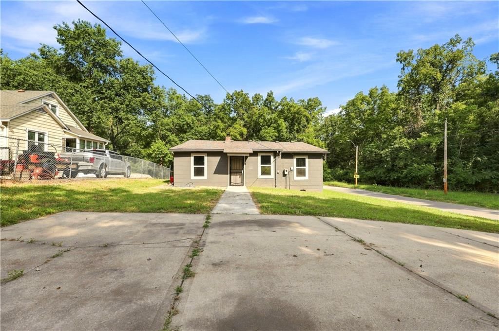 4032 Kensington Avenue — photo 24